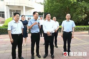 沉浸式体验高中生抢饭 学体育就为了中午能吃上次一口饭？